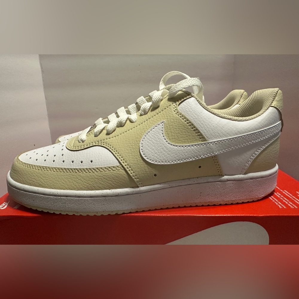 NEW -  Nike Court Vision Low Sneaker